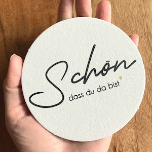 Sottobicchiere rotondo "È bello che tu sia lì" sottobicchiere per bicchiere, regalo per gli ospiti, decorazione della tavola di nozze, decorazione della tavola minimalista