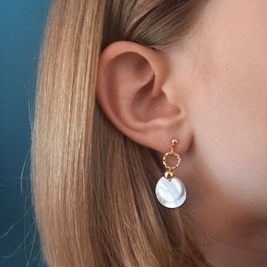 Dangling earrings - Gold plated and mother-of-pearl - white - Manon