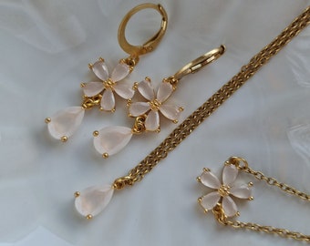 Braut Schmuckset mit Blume und Tropfen in ivory und gold-farben - Hängende Ohrringe, Armband und Kette Floral Boho Glamour als Brautschmuck