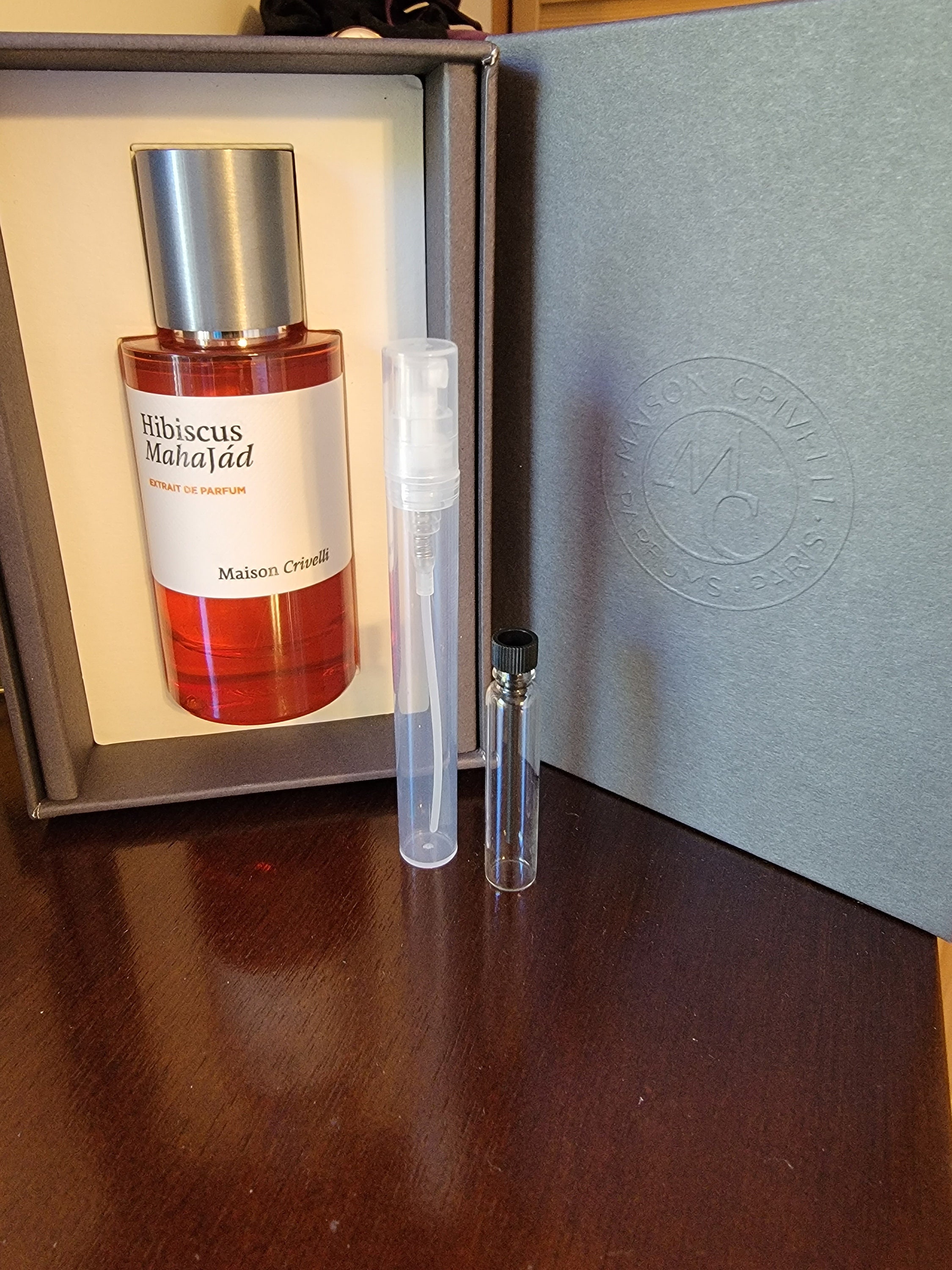 Hibiscus Mahajad - Maison Crivelli Extrait de parfum 1 ml, 5 ml sample, Decant. Fast shipping in USA