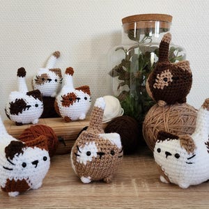 Amigurumi peluches en crochet petits chats série cocooning aux couleurs douces