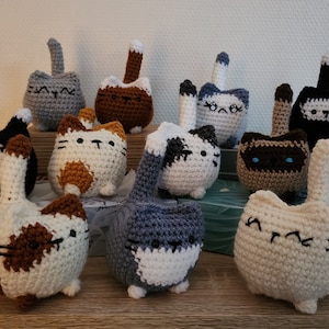 Amigurumi pattern for crochet plush toy, cute little cats, no sew - No sew crochet pattern little cats - model - tutorial