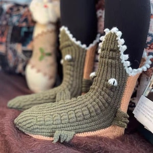 Christmas gift, Funny Novelty Crocodile socks,  Wacky animal knitting socks, Party Socks, One Size Unisex Sock, special Gift for her him,