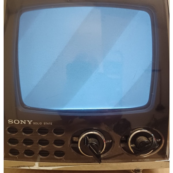 SONY Black & White Model TV-960 US Version Circa 1975, 9 Inch, Powers on, Includes rear panel input adapter