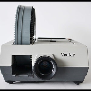 VIVITAR 35MM Slide Projector Model 3000 AF, SERVICED: Includes Remote, Carousel, New Lamp (bulb)