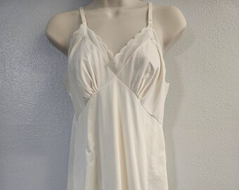 Vintage Rare Charmode 1950's Satiny Silky White Full Slip Size 38
