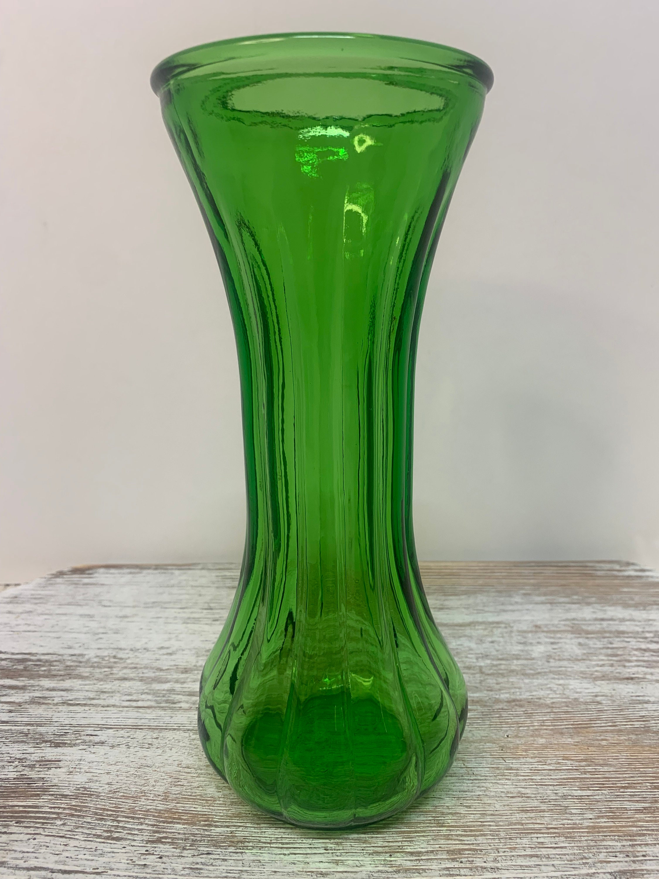 Vintage 1950's Green MCM Swirl Medium Size Glass Vase - Etsy