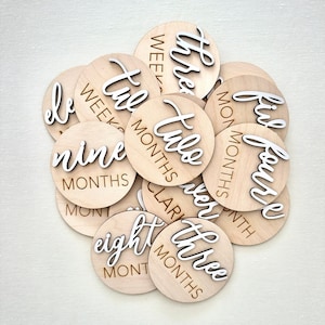 Disques 3D en bois pour les jalons mensuels pour photos de bébé, cartes pour bébés jalons, jalon nouveau-né avec Hello World, accessoire photographique personnalisé pour nouveau-né