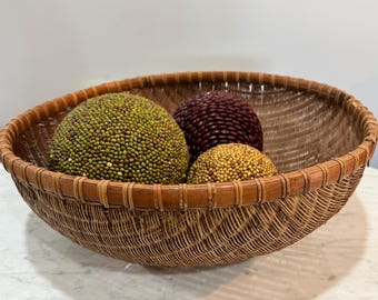 Vintage Large 16" Rattan Winnowing Basket, Shallow Handwoven Tray, Farmhouse Table Bowl, Primitive Sifter Basket, Decorative Seed Balls