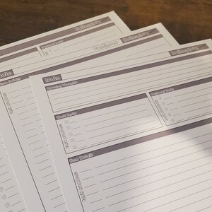 Puede incluir: Cuatro páginas de planificador diario imprimibles en blanco con líneas grises y encabezados para "Fecha", "Mañana", "Tarde", "Noche" y "Por hacer".