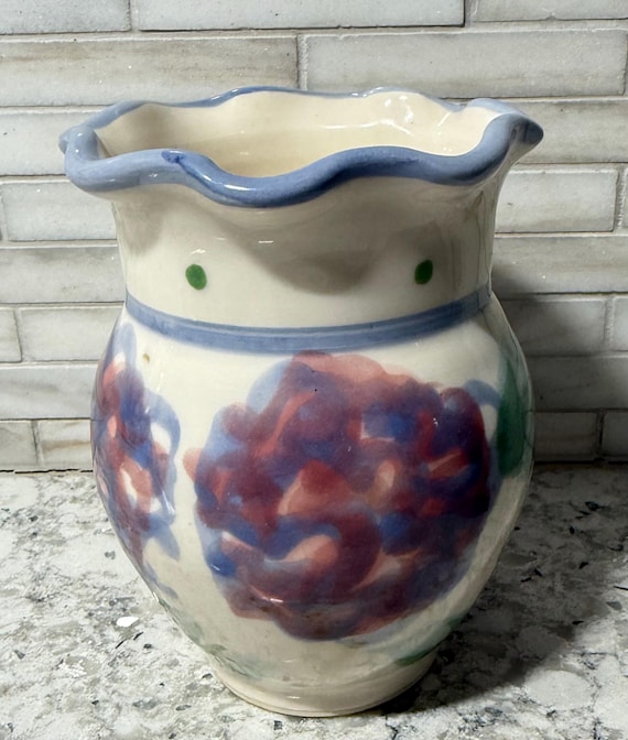 Charming Hand-Painted Floral Ceramic Vase – 4-Inch Petite Decorative Vase