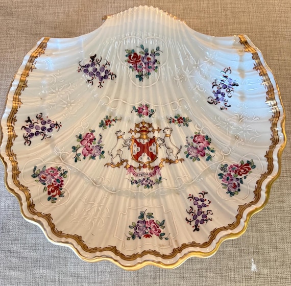 Vintage French Porcelain Shell Dish – Hand-Painted Crest & Floral Motif – Limoges-Style Wall Plate or Centerpiece