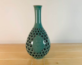 Vintage 14” Chinese Celadon Vase – Pierced Lattice Cutout Crackle Vase
