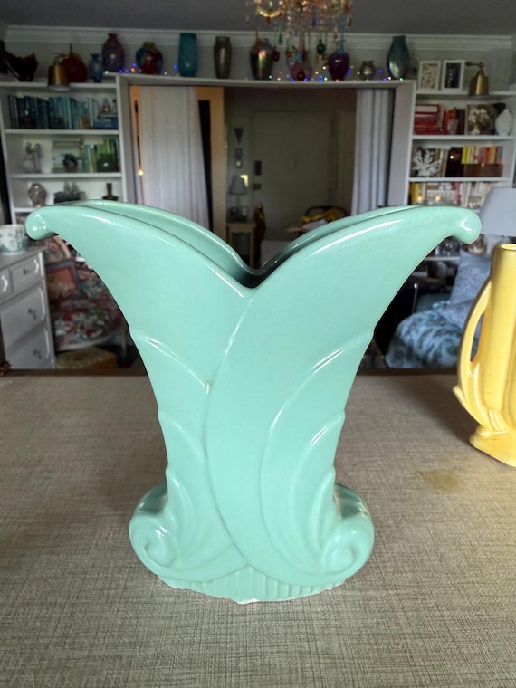 Vintage Abingdon USA Art Deco Vase, Mint Aqua Green Pottery Vase, McCoy Style Ceramic Fan Vase, Retro Hollywood Regency Decor