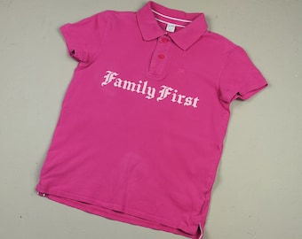 rosafarbenes Poloshirt aus elastischem Material von Family First Ciemiega Trash Couture Vintage, unikatowa ekologiczna koszulka