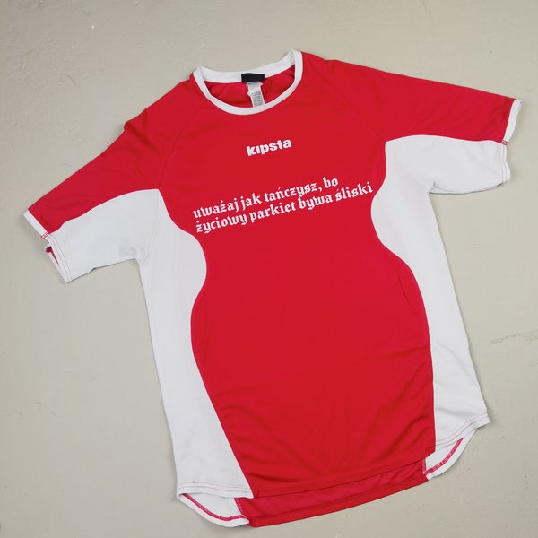 czerwona koszulka uważaj jak tańczysz Ciemiega vintage custom upcycling unikat sportowa Bliski Dla Bliskich kastet biała polska