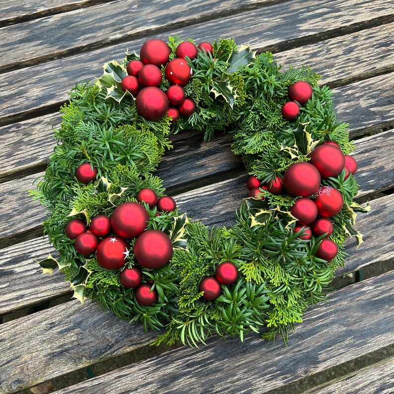 Door wreath / table wreath made of mixed green with Christmas tree balls ø approx. 35 38 cm. image 1