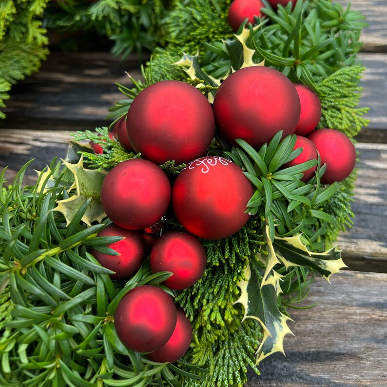 Door wreath / table wreath made of mixed green with Christmas tree balls ø approx. 35 38 cm. image 3