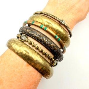 Vintage Boho Armband Lot 6 Mässing Tribal Hamrad Kristall Malakit Stack