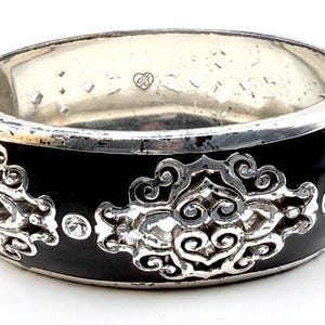 BRIGHTON Retired DYNASTY Hinged Bangle Bracelet Silver Crystal Black Enamel 7" image 3
