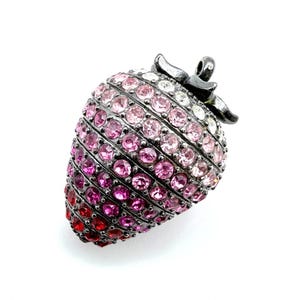 Swarovski strawberry - Etsy 日本