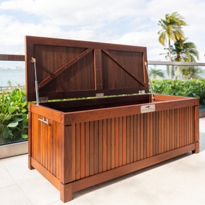 The Islamorada Dock Box