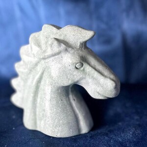 Regal Horse Head Carving – 3.5&quot; sage green calming energy with intricate details, perfect for crystal lovers, horse enthusiasts, or decor