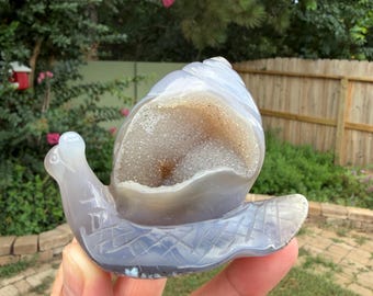 Druzy Agate Snail Carving: Whimsical Boho Crystal Shelf Accent, Cottagecore Decor