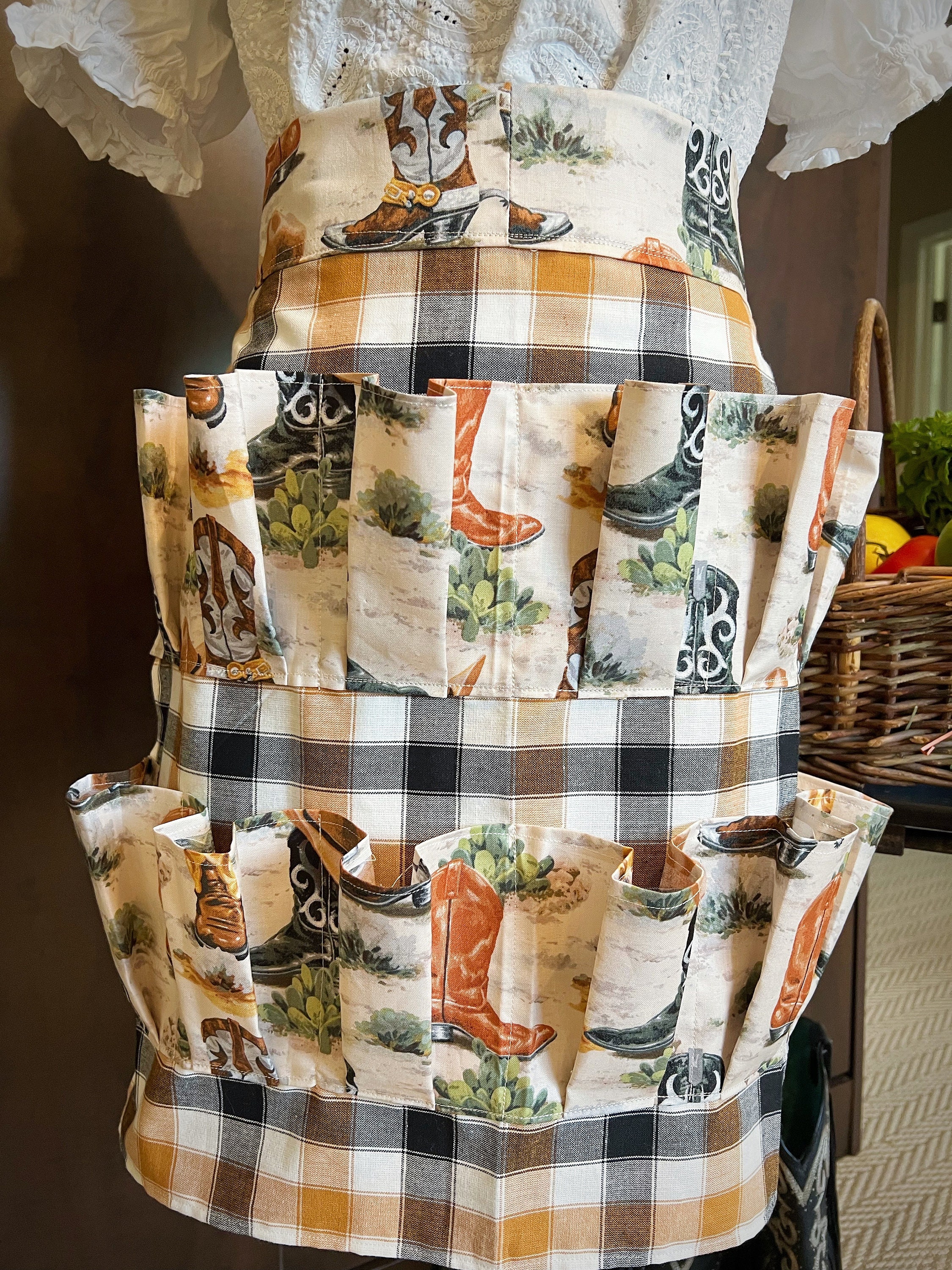 Egg Apron for Collecting Eggs -  UK