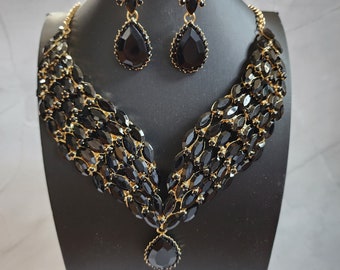 Elegante conjunto de collar llamativo en negro y dorado / Joyería de boda / Conjunto de collar / Joyería llamativa