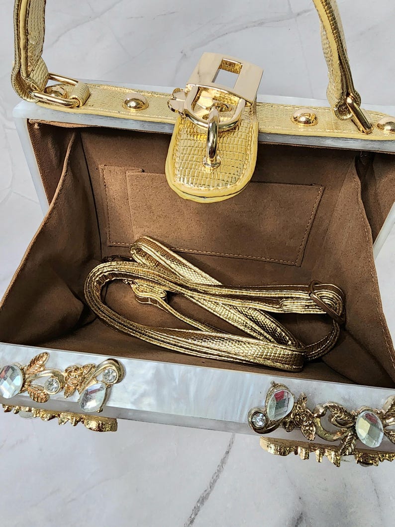 Adjustable straps included.
