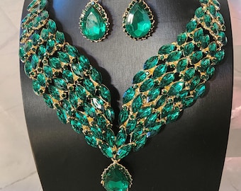 Elegant Emerald Statement Necklace Set/Wedding Jewelry/ Necklace Set/Statement Jewelry