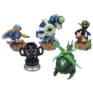 Skylanders Superchargers Stormblade, Dive Clops, Stealth Stinger & More - 2015