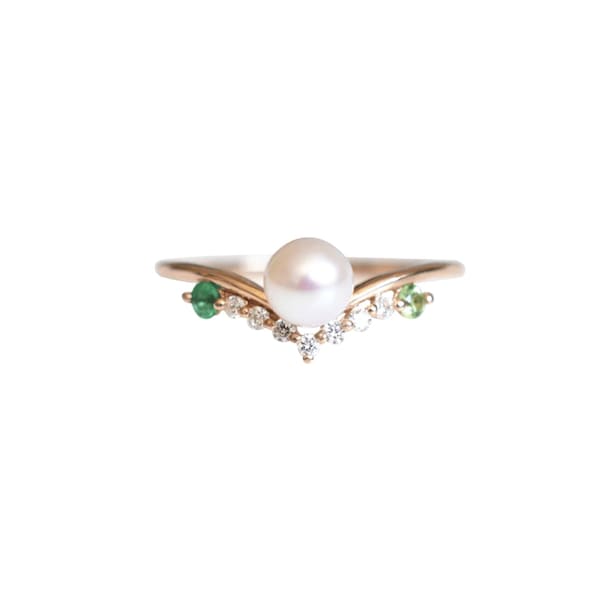 Gold Vintage Emerald and Peridot Diamond Pearl Ring - Achernar