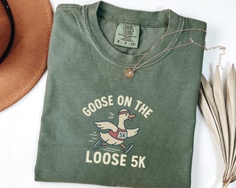 Funny Goose Marathon Runner T-Shirt, 5k Running Gifts, Shirt For Runner, Woman Running Shirt, Man Running Tee, Gift for runners