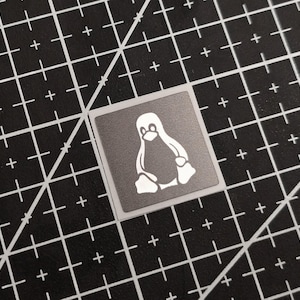 5 x svarta och silverfärgade Tux Linux-klistermärken till datorhöljet