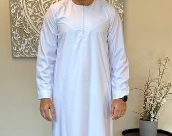 Men’s White Omani Thobe Jubbah