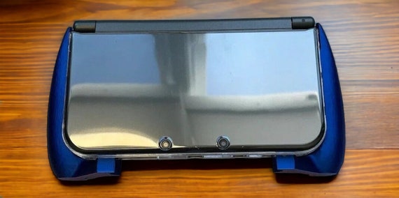 Nintendo New 3DS XL Comfort Grip V2 Handheld Controller fits CLEAR