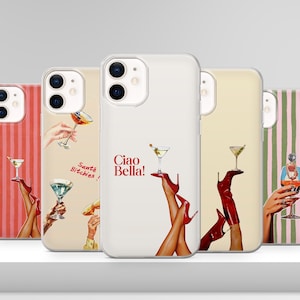 Könnte beinhalten: Eine Sammlung von Handyhüllen mit Cocktail-Motiven. Die Hüllen zeigen Bilder von Martinigläsern, High Heels und den Texten "Ciao Bella!" und "Santa Bitches!" in Rot. Die Hüllen haben eine Vielzahl von Hintergrundfarben und -mustern.