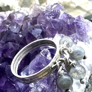Labradorite Cluster Ring: Sterling Silver Fidget Dangle - Hecate&#39;s Garden