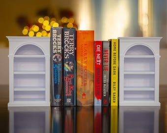 3Dプリントブックエンド：ユニークな本棚装飾、ダンジョンズ＆ドラゴンズ ミニテーマ