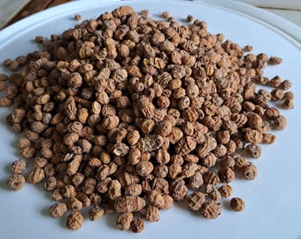 Chufa (Cyperus esculentus) - High Calorie Tuber Crop Seeds - one half (1/2) pound