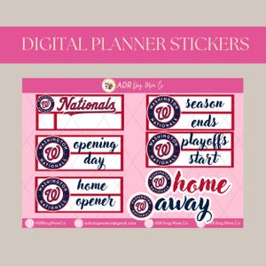 Puede incluir: Pegatinas digitales para planificador con el logotipo del equipo de béisbol Washington Nationals y frases como "Nationals", "Opening Day" y "Home Opener". Las pegatinas son rojas, blancas y azules, sobre un fondo rosa.