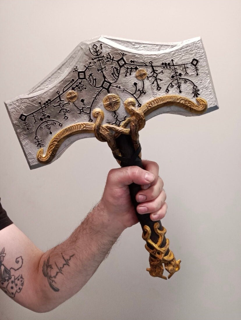 My God of War 2018 and Ragnarok inspired tattoo. Blades of Chaos x Mjölnir  : r/GodofWar