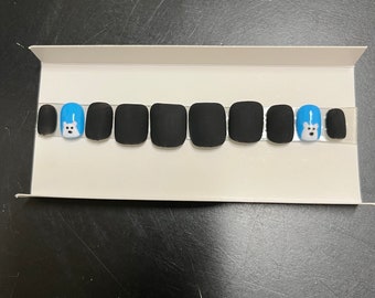 Adult polar bear nails
