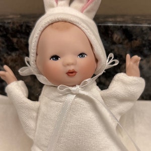 Wendy Lawton Club Membership 4” Porcelain Baby doll & Collector Club Pin