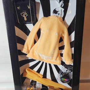 Twiggy, Vinyl Portrait Doll Fashion, NIB, The Franklin Mint, Yellow