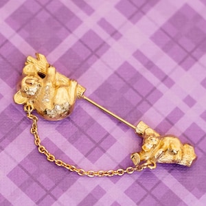 Vintage Art Nouveau Adorable Koalas Gold Tone Stick Pin by Avon - V5