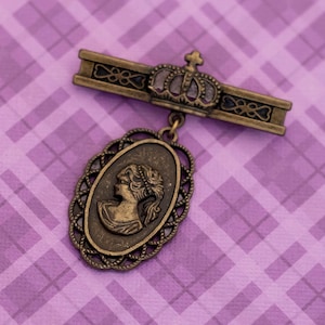 Vintage Oval Engraved Lady Cameo Victorian Bronze Tone Brooch - V1