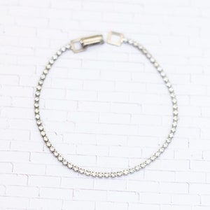 7 inch, Vintage Multiple Dainty Rhinestones Silver Tone Bracelet - V26